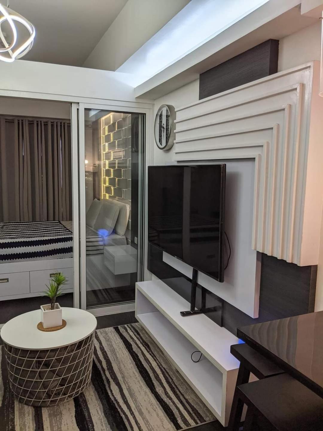 1 Cozy Bedroom In Lumiere Residences Pasig City エクステリア 写真